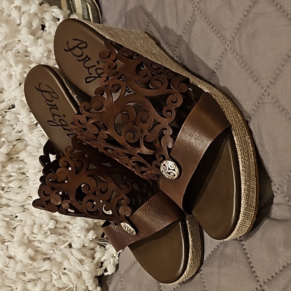 Brighton Wedges - Picture 16 of 16
